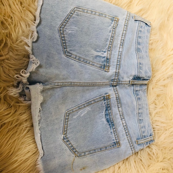 Light Denim shorts - Picture 2 of 2